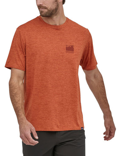 Patagonia Heren Cap Cool Daily Graphic Shirt (Alpine Icon: Sandhill Rust X-Dye)