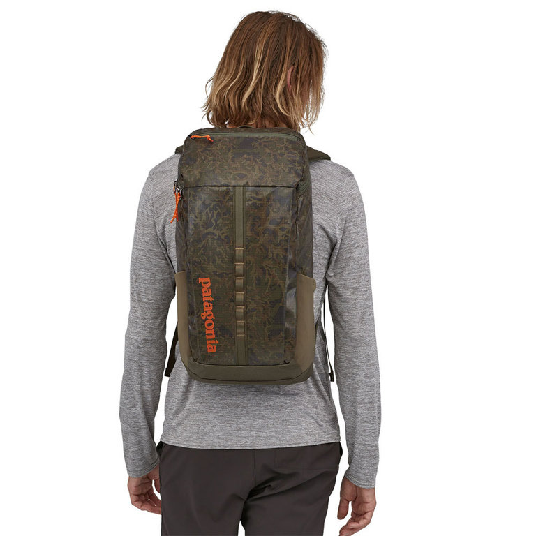 Patagonia black store hole 25l